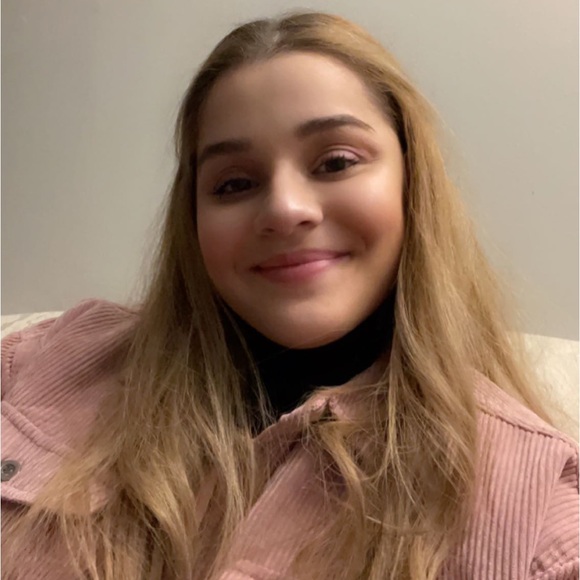 Poshmark profile picture for @haizz